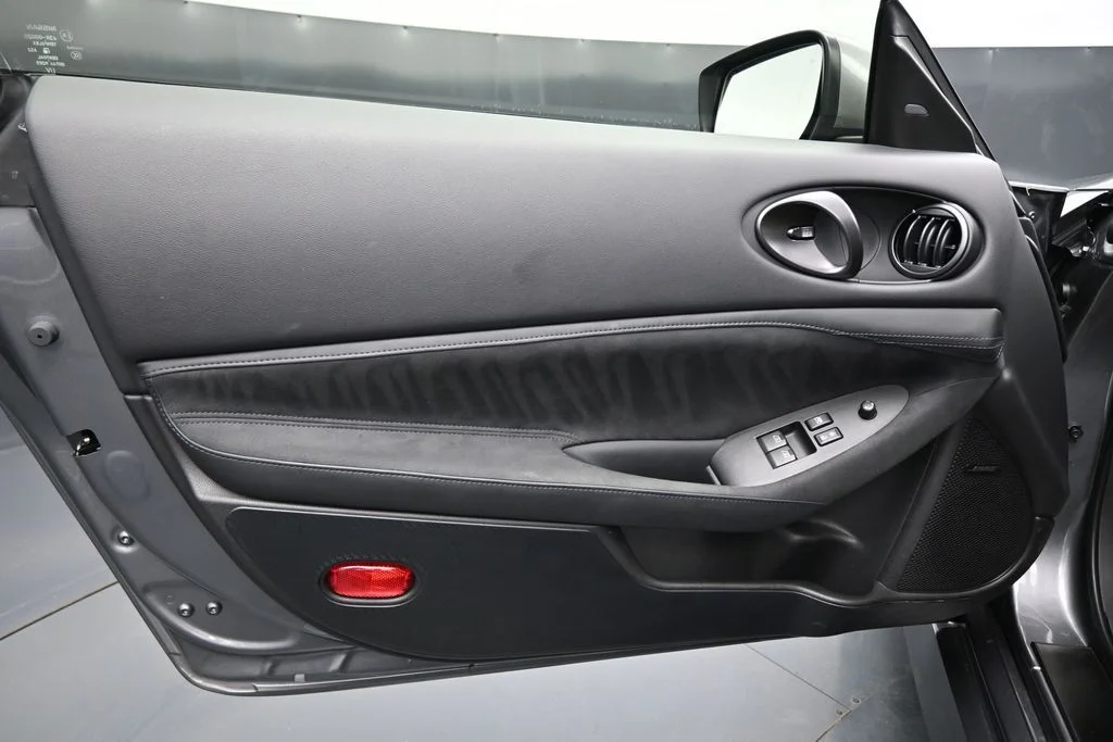 Used 2025 Gray Nissan Performance image 10