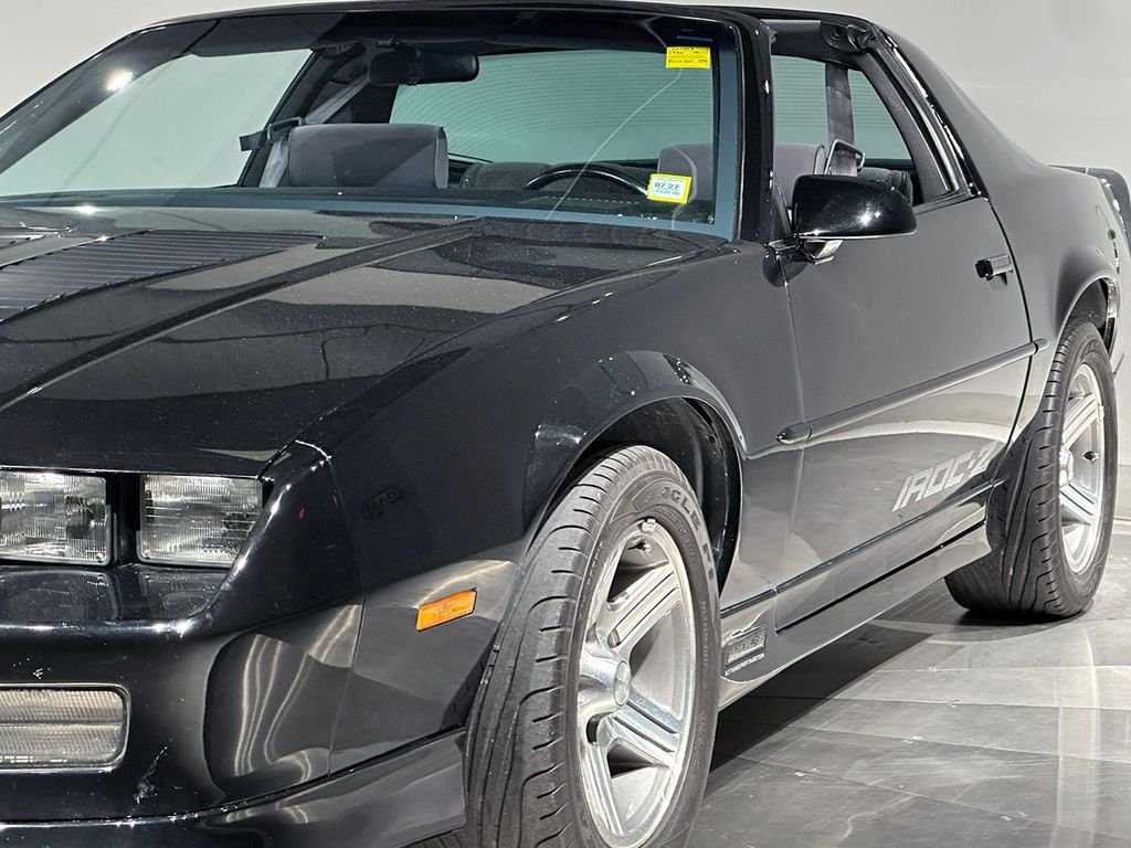 Used 1988 Black Chevrolet IROC-Z image 16