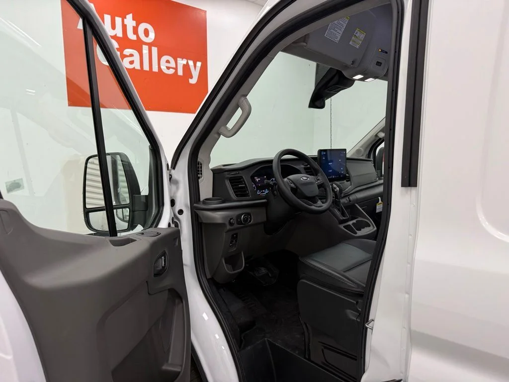 Used 2024 White Ford Base image 9