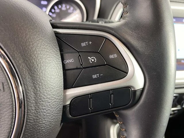 Used 2018 Black Jeep Latitude image 16