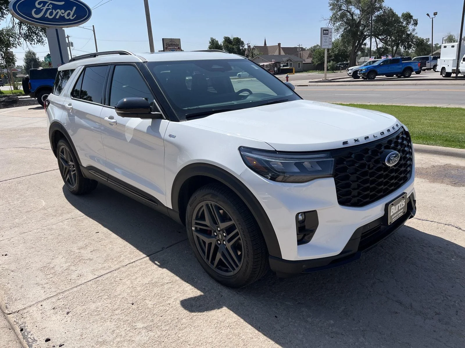 New 2026 Star White Metallic Tri-Coat Ford ST-Line image 6