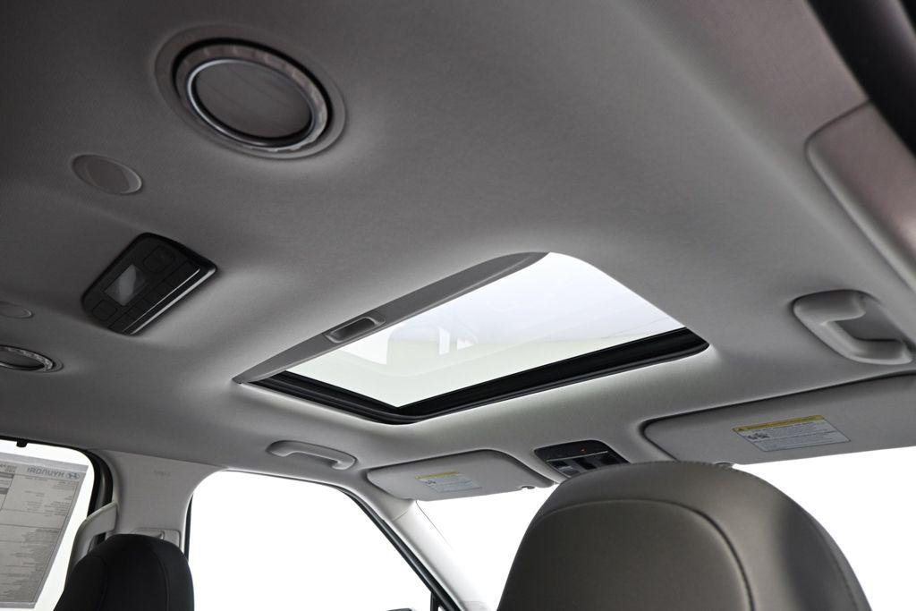 New 2026 White Pearl Hyundai SEL Premium AWD image 17