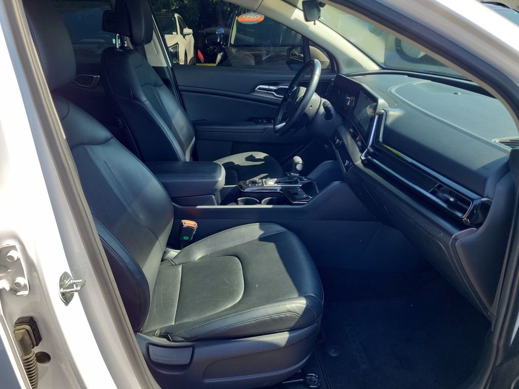 Used 2023 White Kia EX image 7