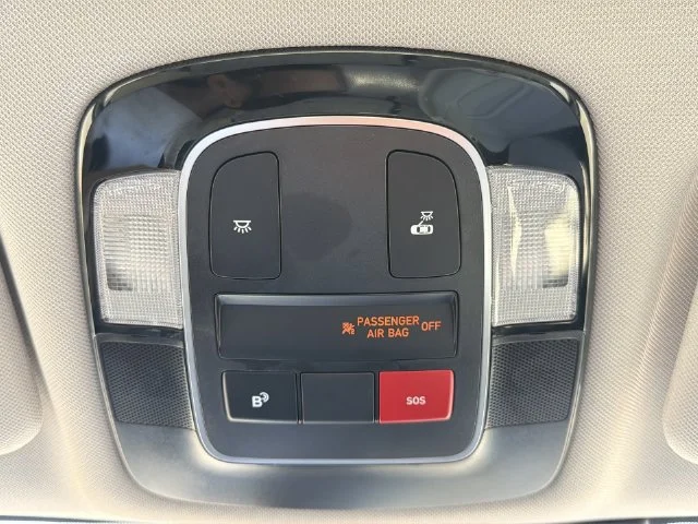 Used 2025 White Hyundai SEL image 30