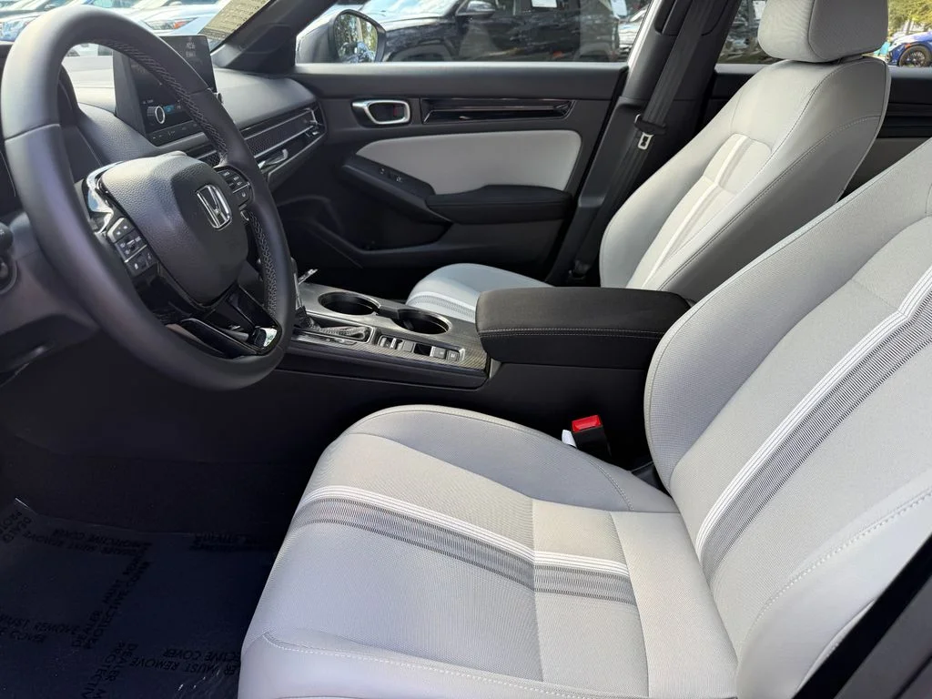 2025 Honda Civic Hatchback Sport - Photo 19
