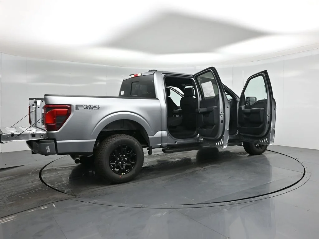 New 2026 Iconic Silver Metallic Ford XLT image 5