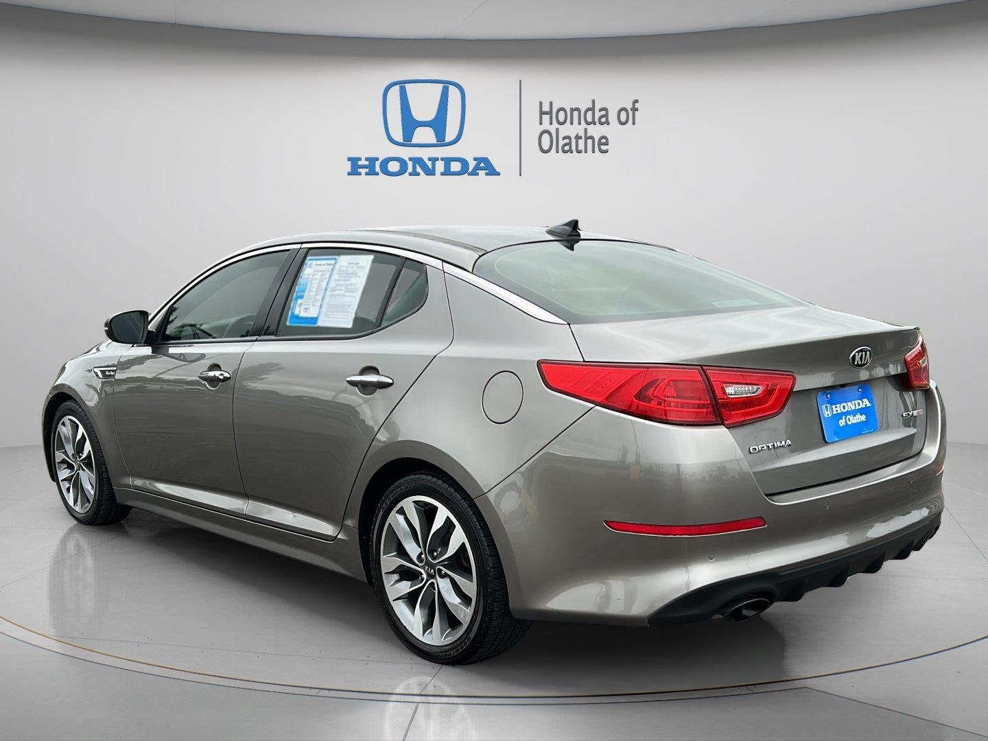 Used 2015 Titanium Kia SX Turbo image 5