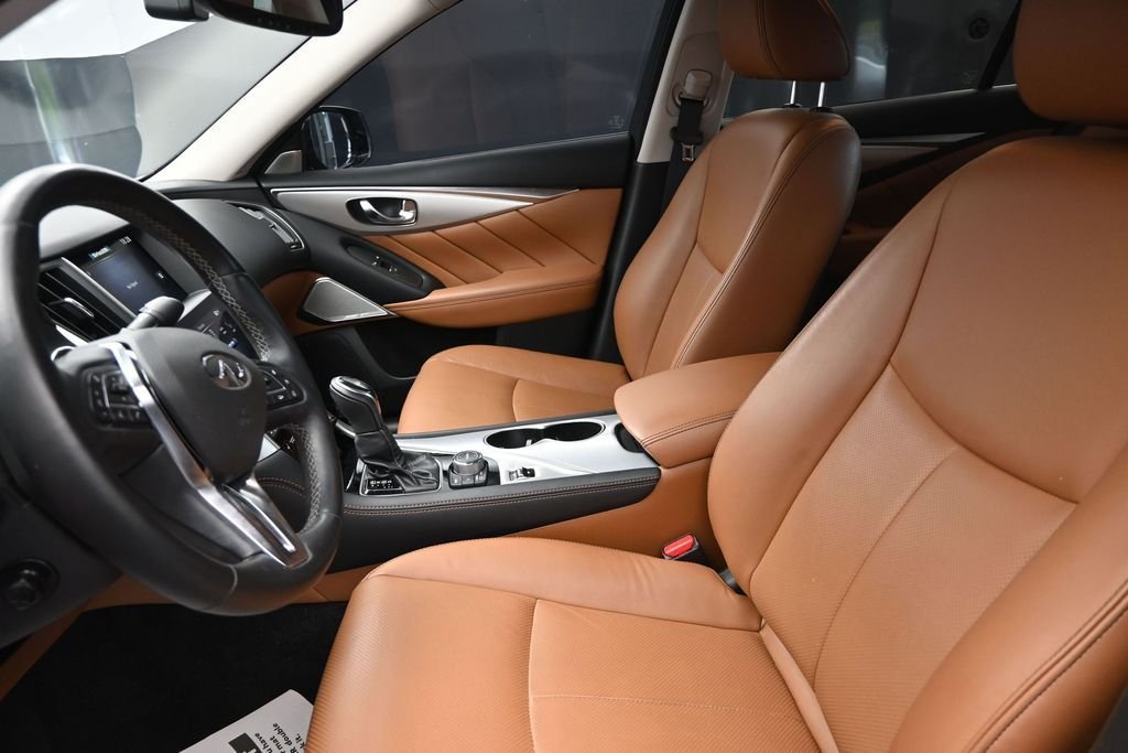 Certified Used 2023 Gray INFINITI LUXE image 15