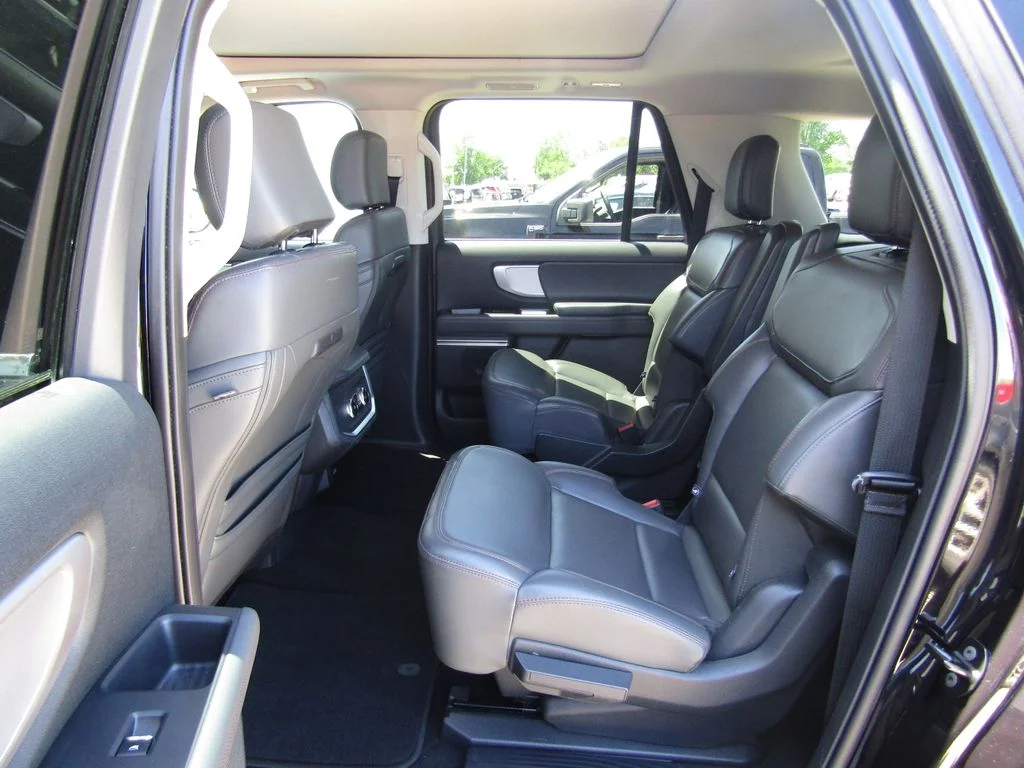 Used 2025 Black Ford Active image 33