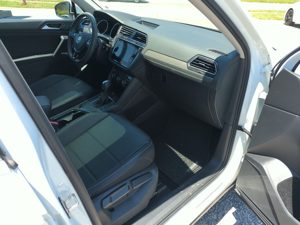 Certified Used 2021 White/off-white Volkswagen 2.0T SE image 37