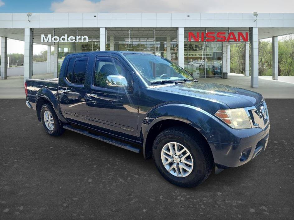 Used 2015 Arctic Blue Metallic Nissan SV image 3