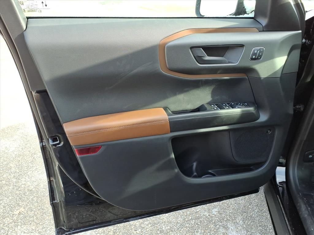 New 2025 Shadow Black Ford Outer Banks® image 17