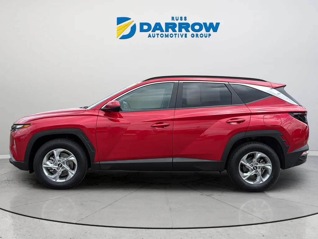 Used 2023 Red Hyundai SEL image 2