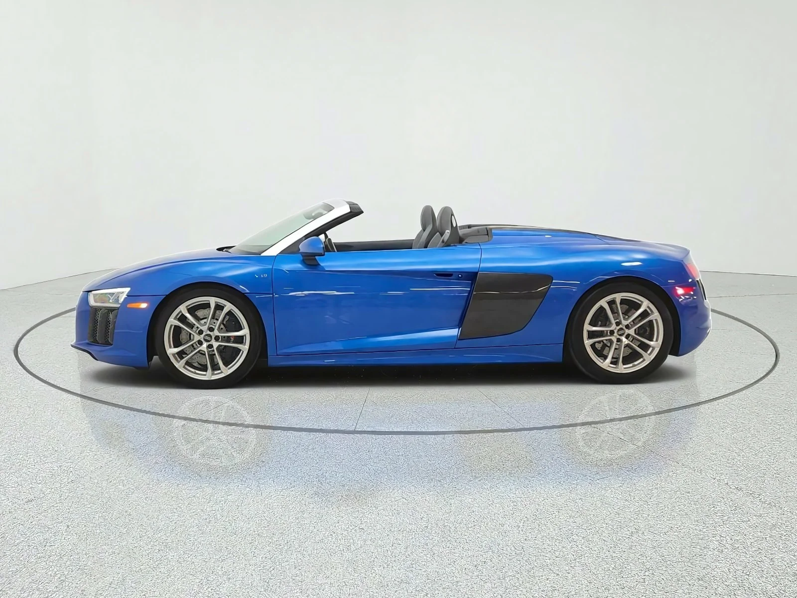 Used 2017 Ara Blue Crystal Effect/Black Roof Audi V10 image 8