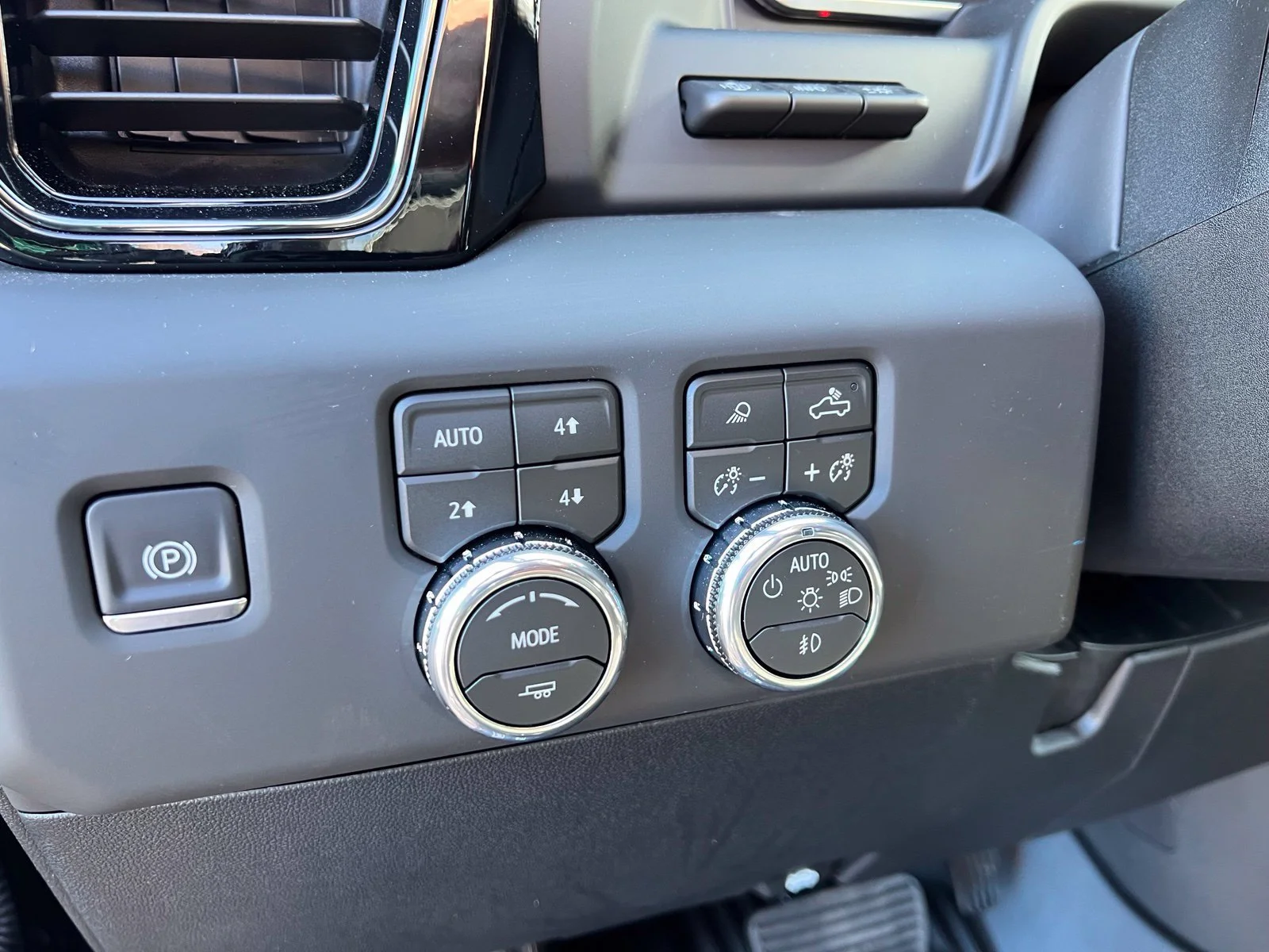 2026 GMC Sierra 2500HD AT4X - Photo 23