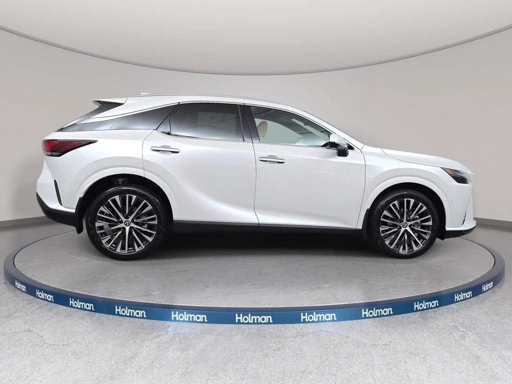New 2026 Eminent White Pearl Lexus PREMIUM PLUS image 4