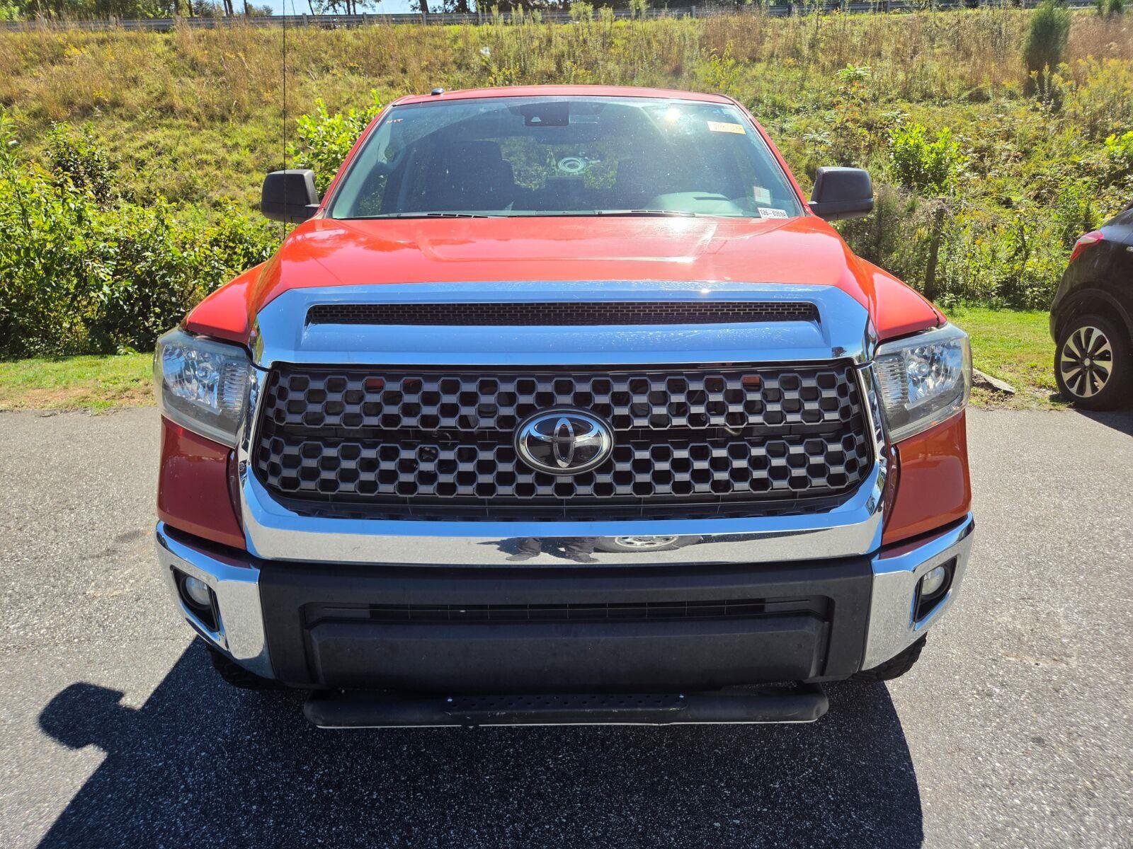 Used 2018 Orange Toyota SR5 image 2