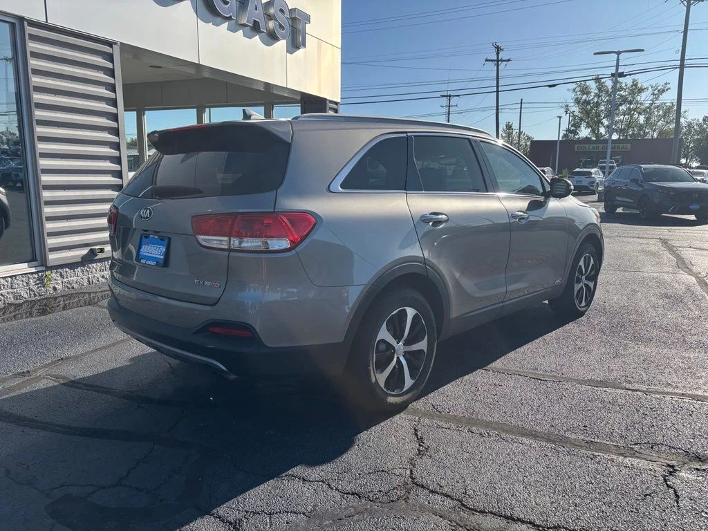 Used 2018 Silver Kia EX image 5