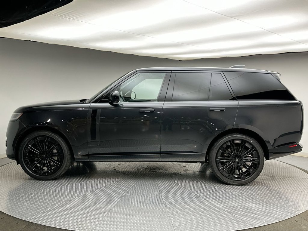 New 2027 Carpathian Grey Land Rover SE image 2