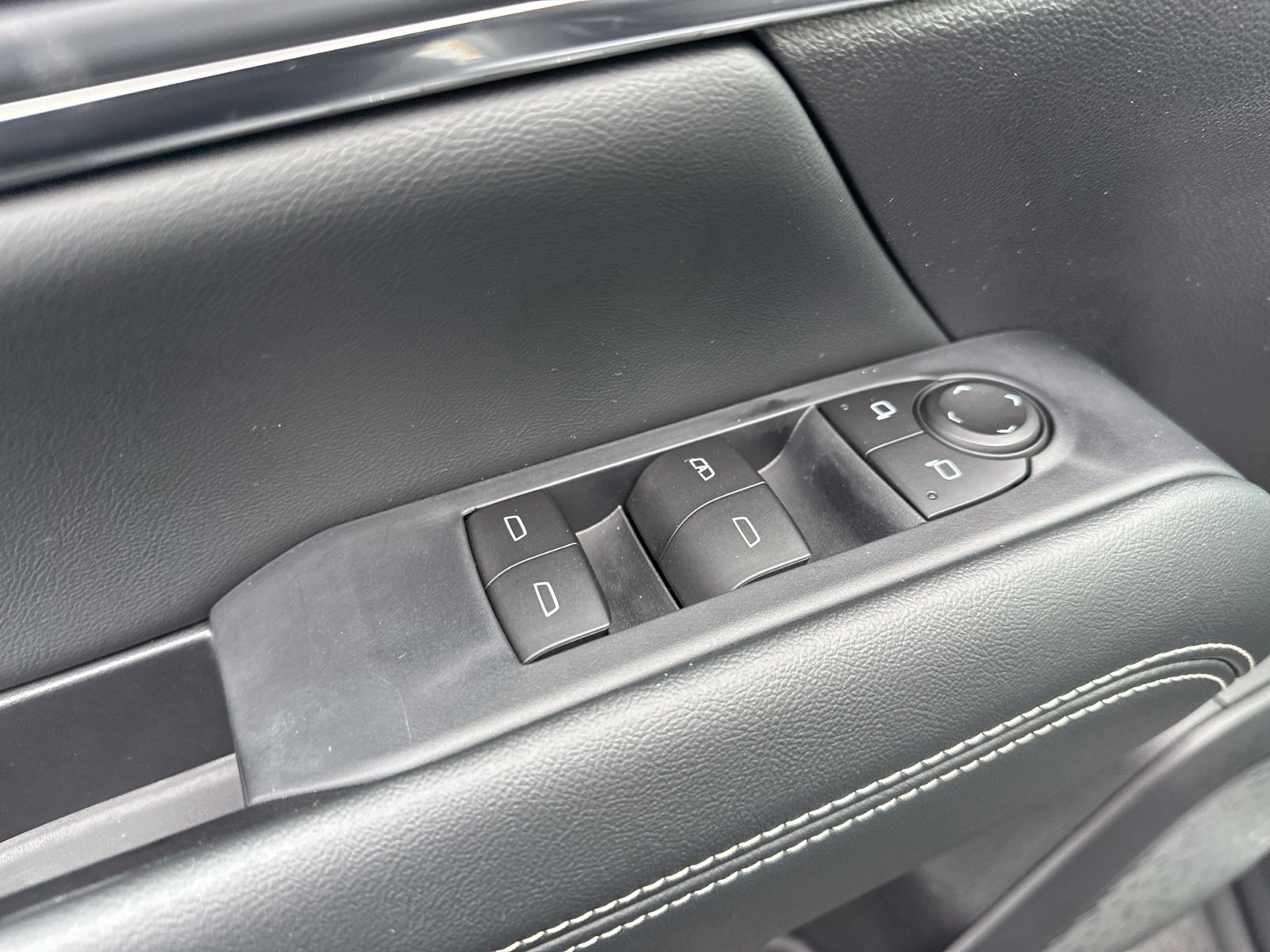 Used 2026 Silver GMC Elevation image 18