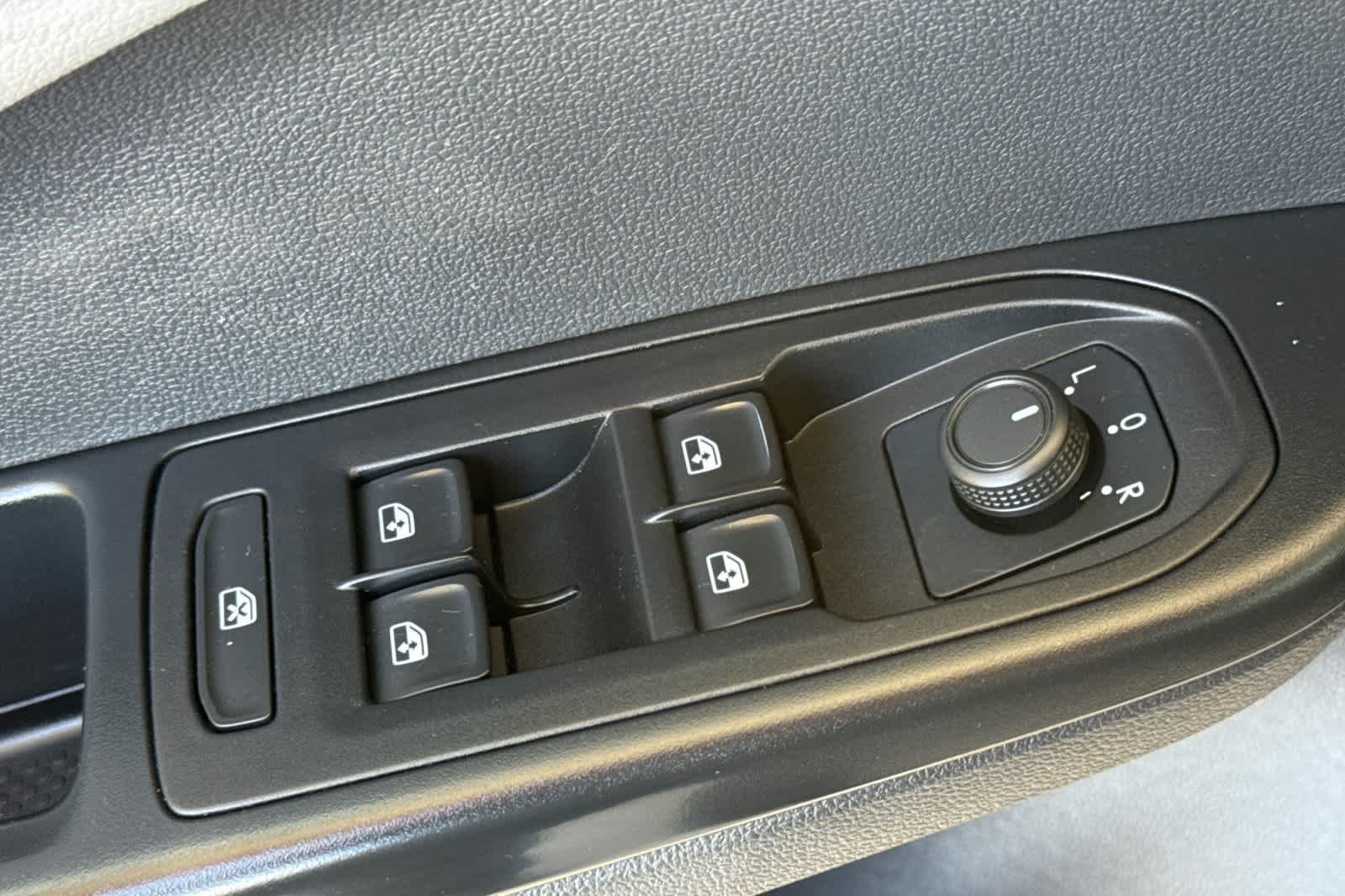 Used 2022 Platinum Gray Metallic Volkswagen S image 13