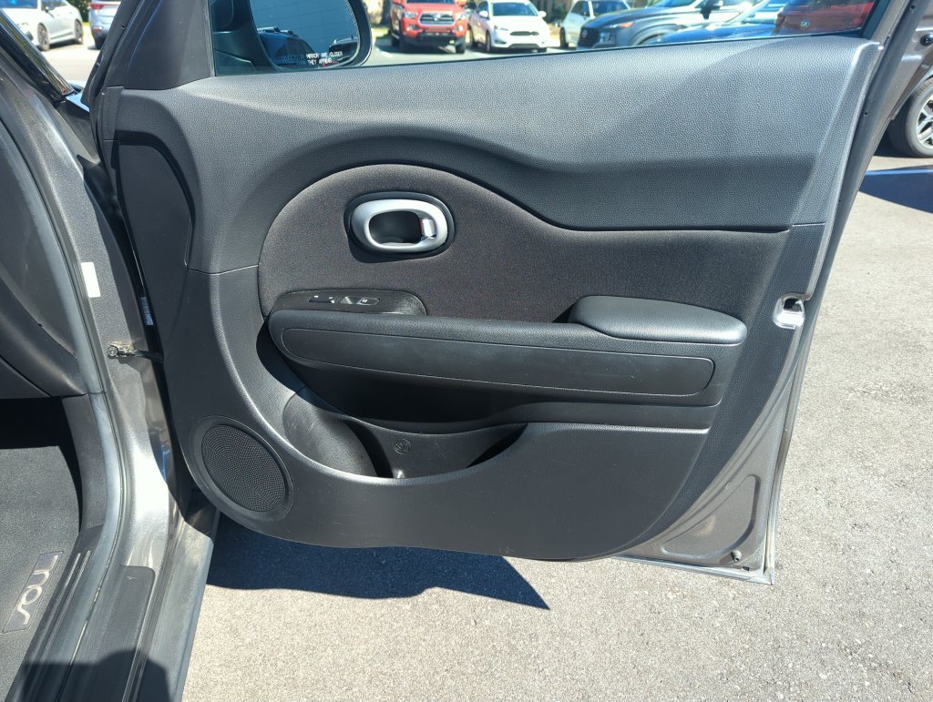 Used 2017 Gray Kia Plus image 32