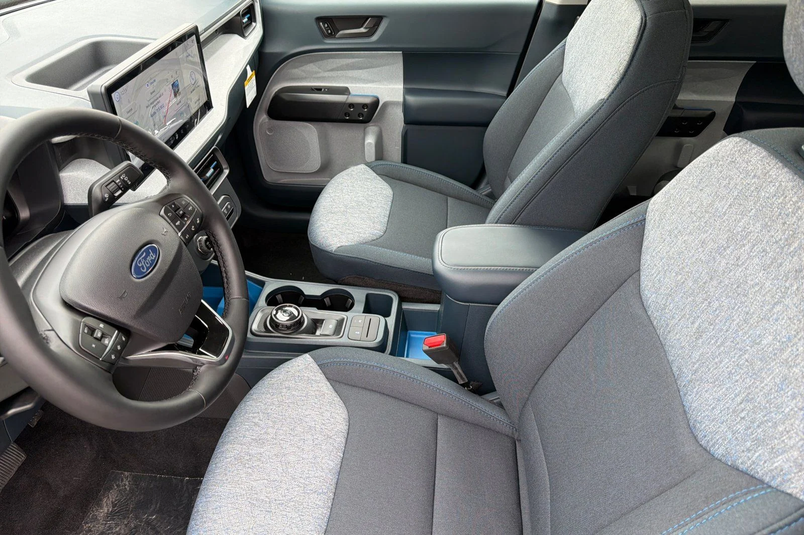 New 2026 Carbonized Gray Metallic Ford XLT image 12