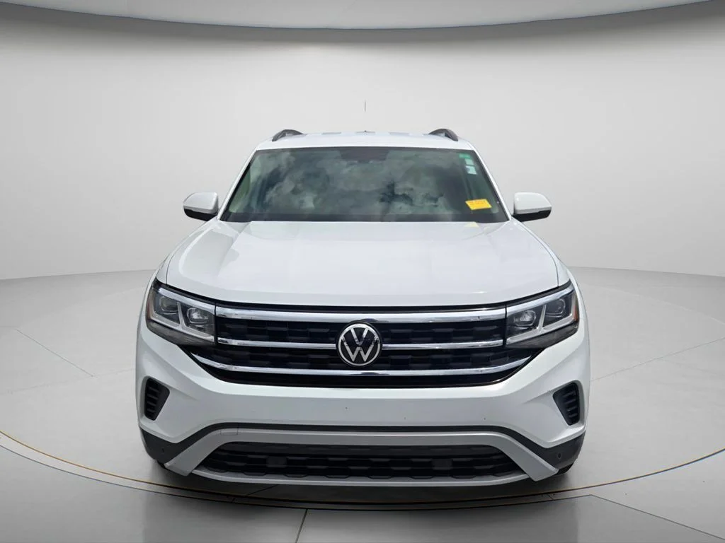 Used 2023 White Volkswagen 2.0T SE w/Technology image 3