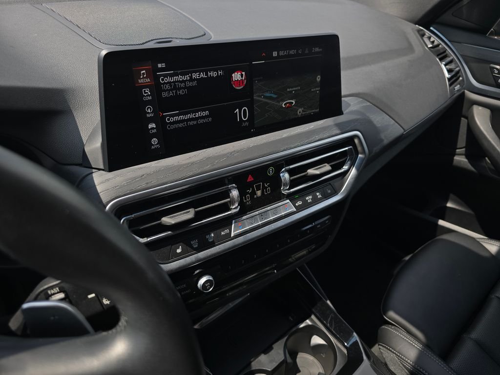 Used 2024 Gray BMW xDrive30i image 27