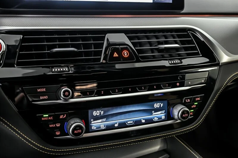 Used 2021 Alpine White BMW COMPETITION image 27