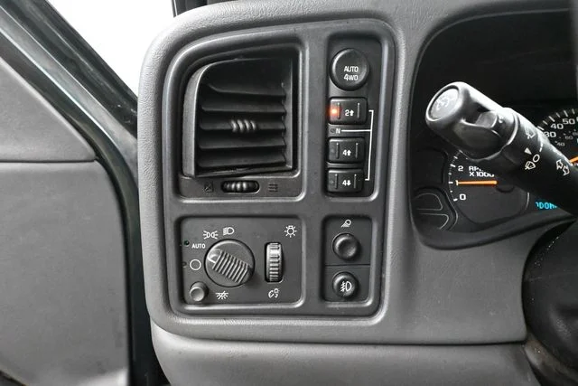 Used 2003 Green Chevrolet LS image 24