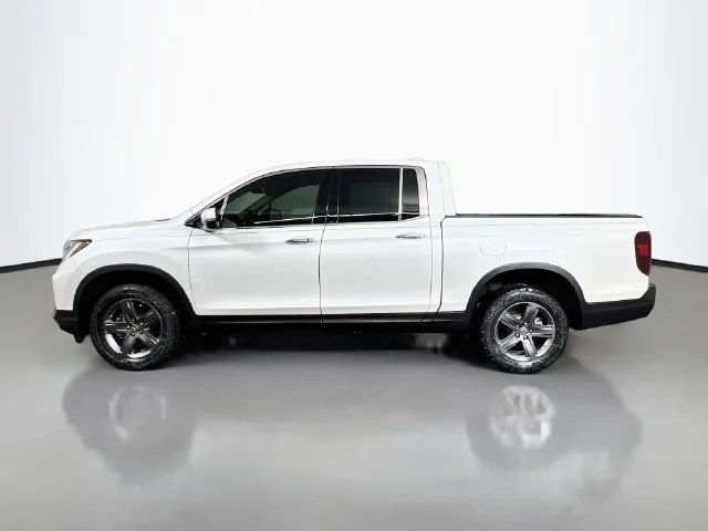 Certified Used 2022 Platinum White Pearl Honda AWD RTL-E image 6