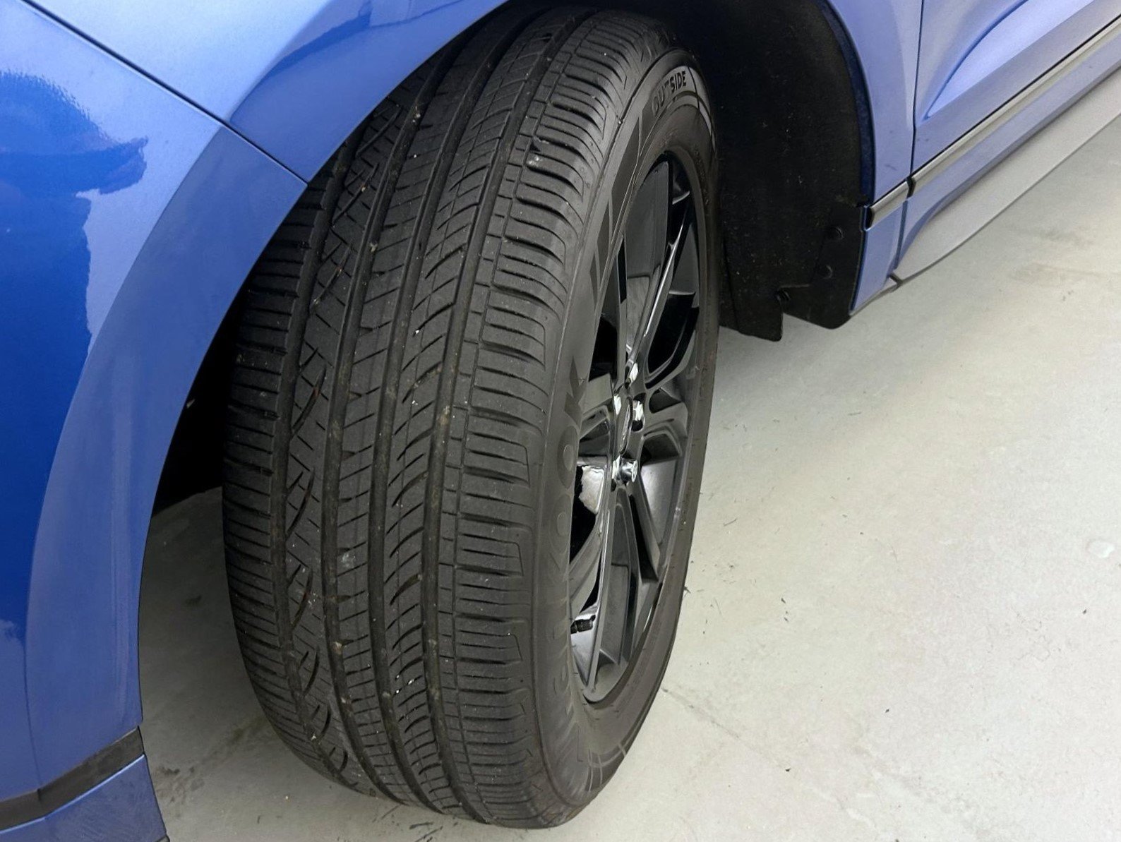 Used 2024 Blue Metallic Ford SE image 24