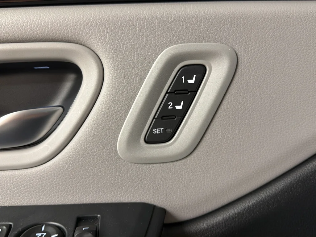 Used 2025 Blue Honda Touring image 37