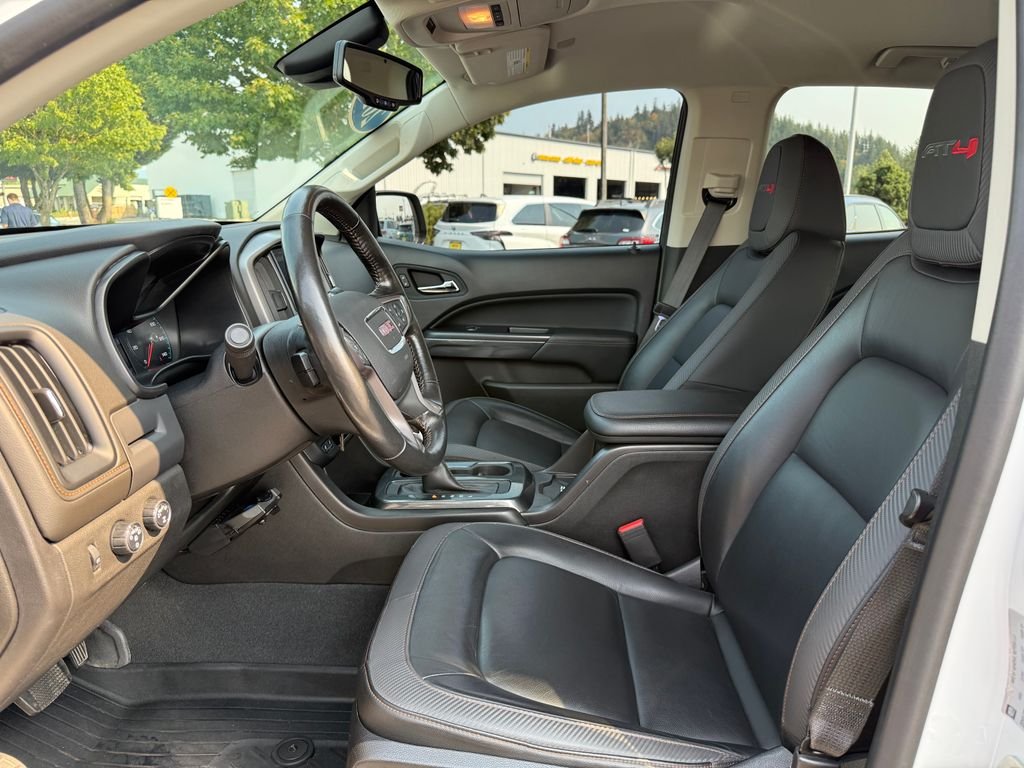 Used 2022 White GMC AT4 w/Leather image 15