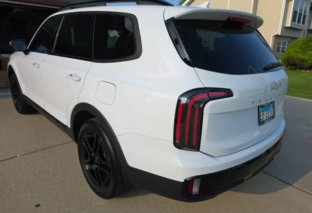 Used 2024 White Kia EX X-Line image 3