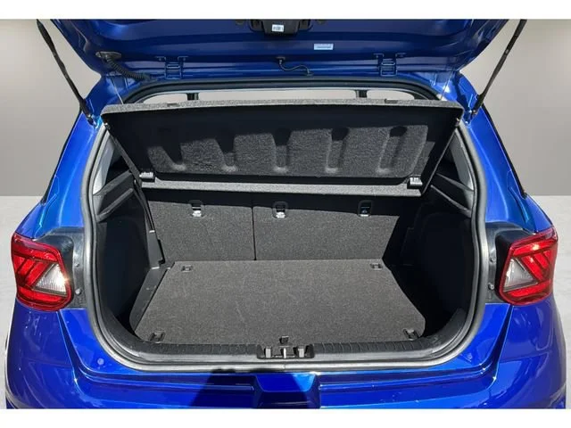 Used 2025  Hyundai SEL image 32