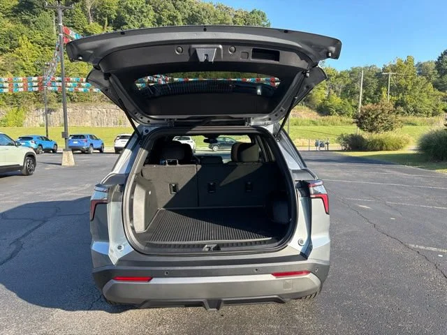New 2027 Sterling Gray Metallic Chevrolet LT image 17