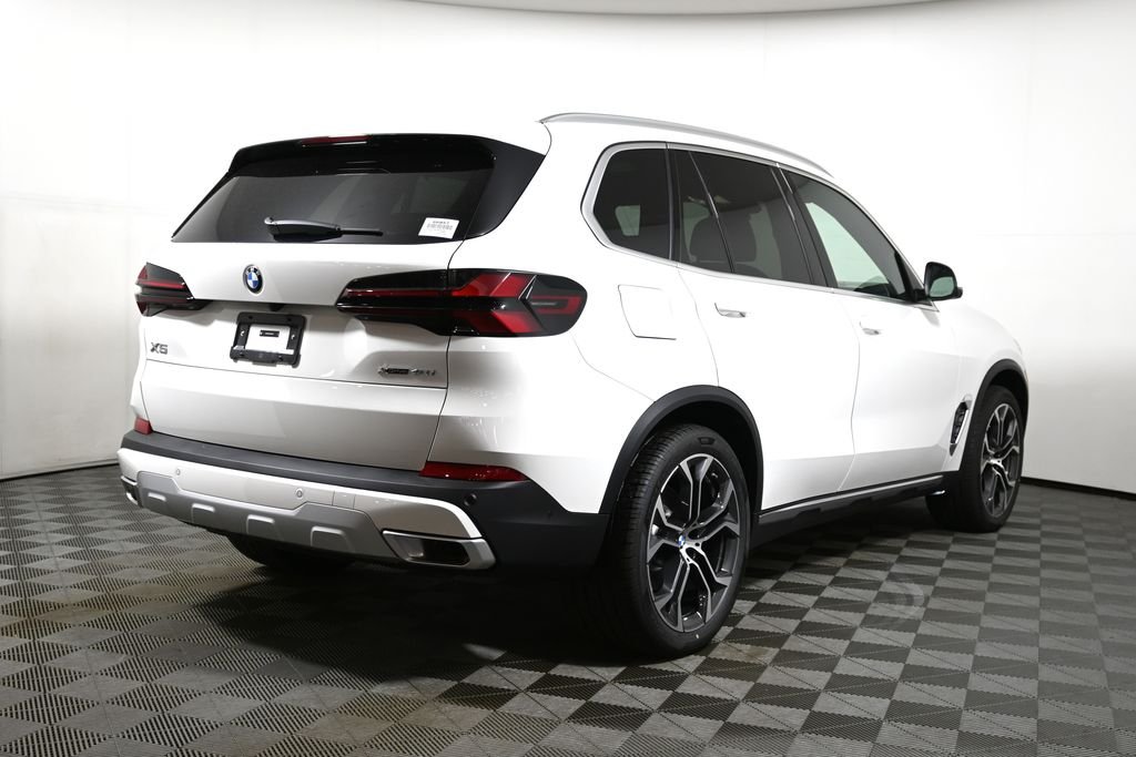 New 2026 Alpine White BMW xDrive40i image 7