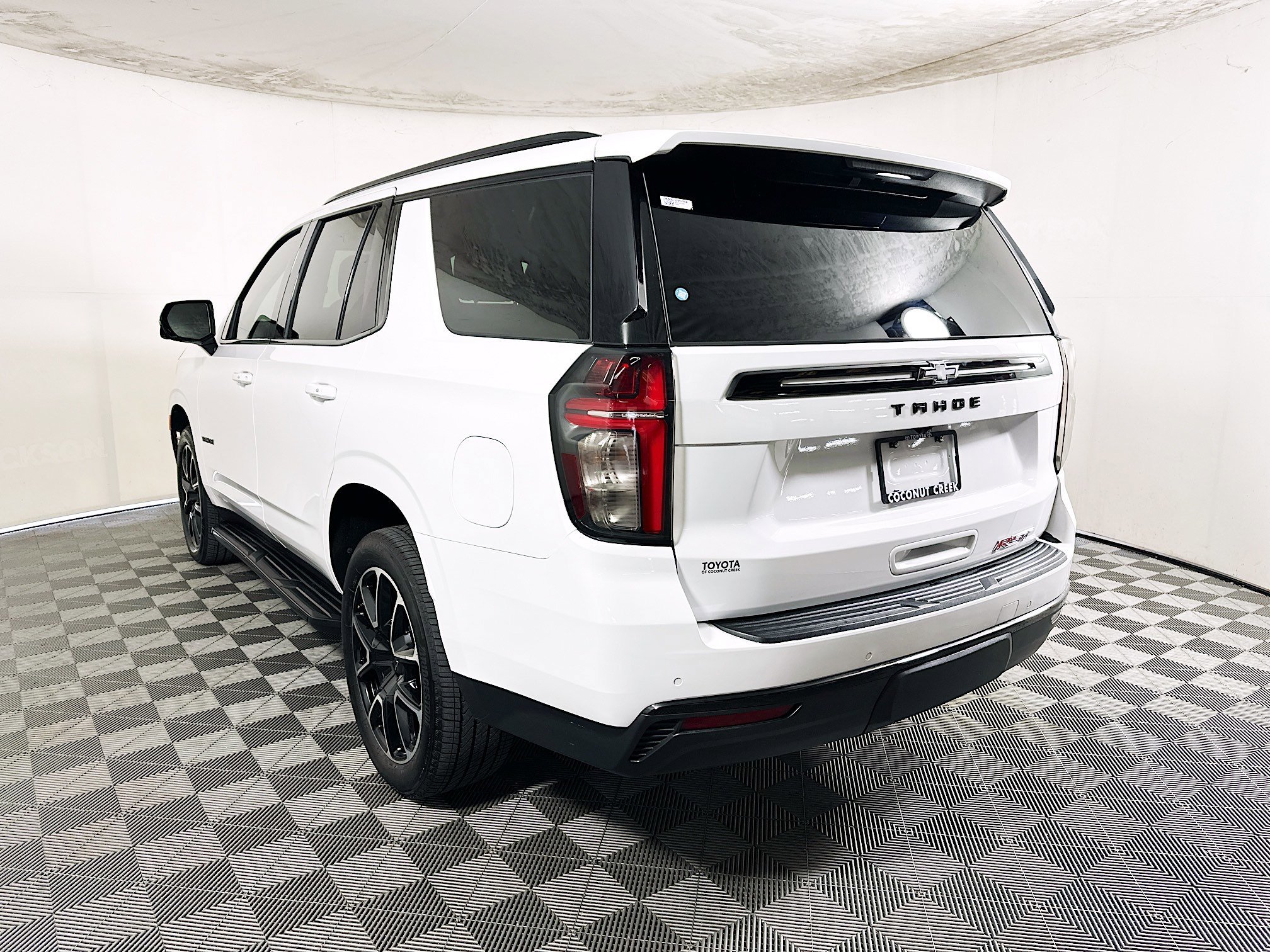 Used 2023 Summit White Chevrolet RST image 5