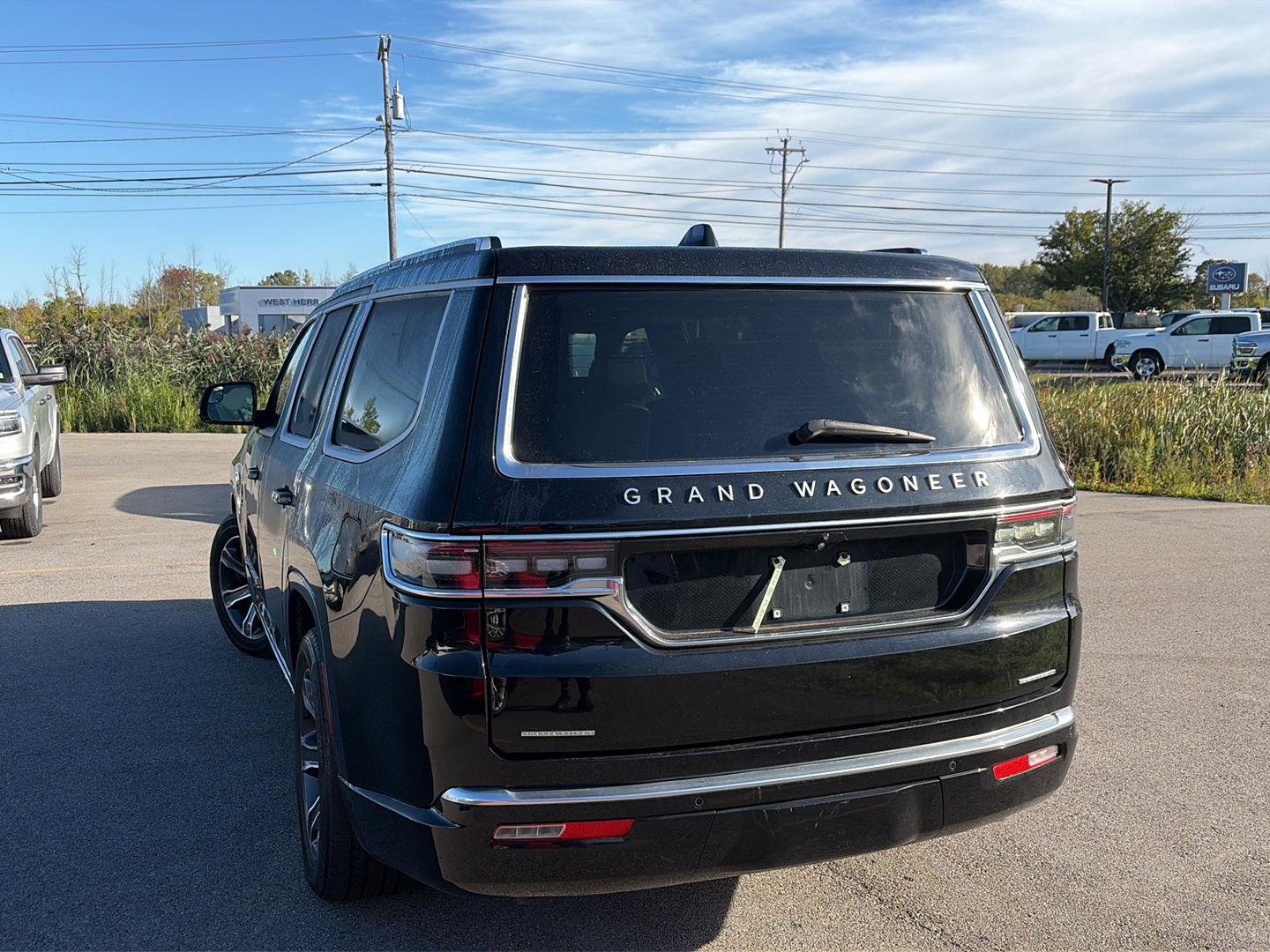 Used 2022 Diamond Black Crystal Pearlcoat Jeep Series I image 3