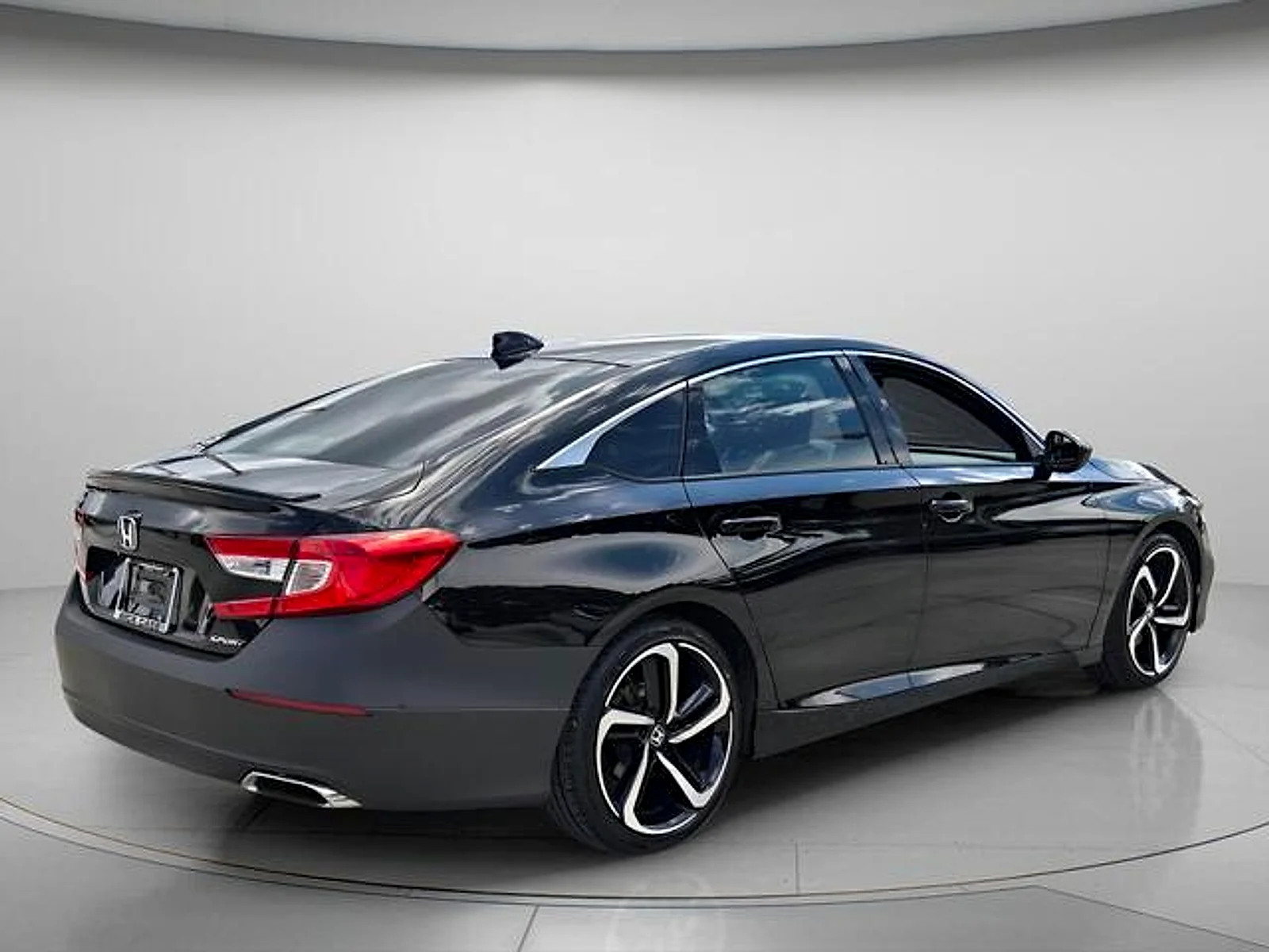 Used 2019  Honda Sport image 7