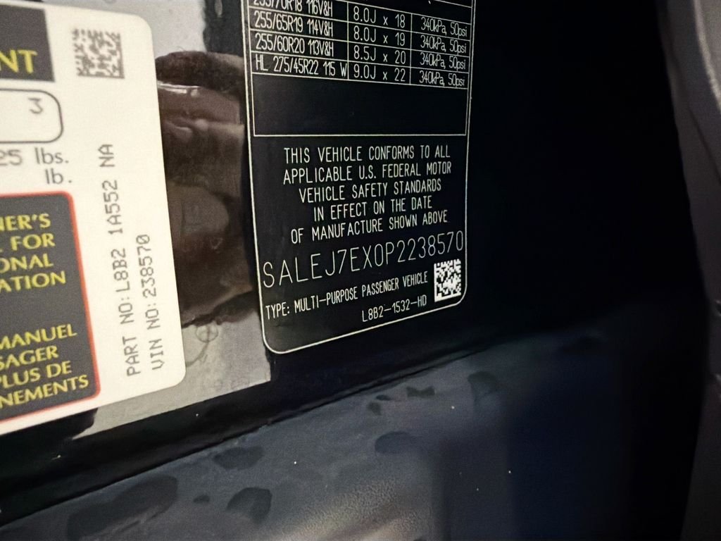 Used 2023 Black Land Rover S image 34