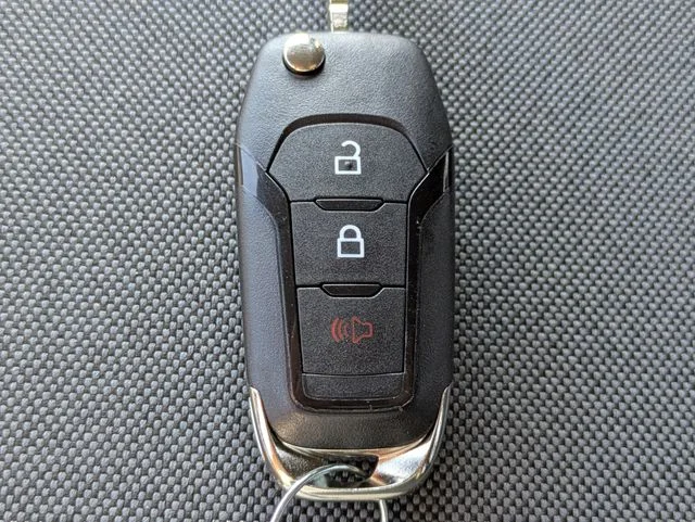 New 2026 Carbonized Gray Metallic Ford XLT image 26