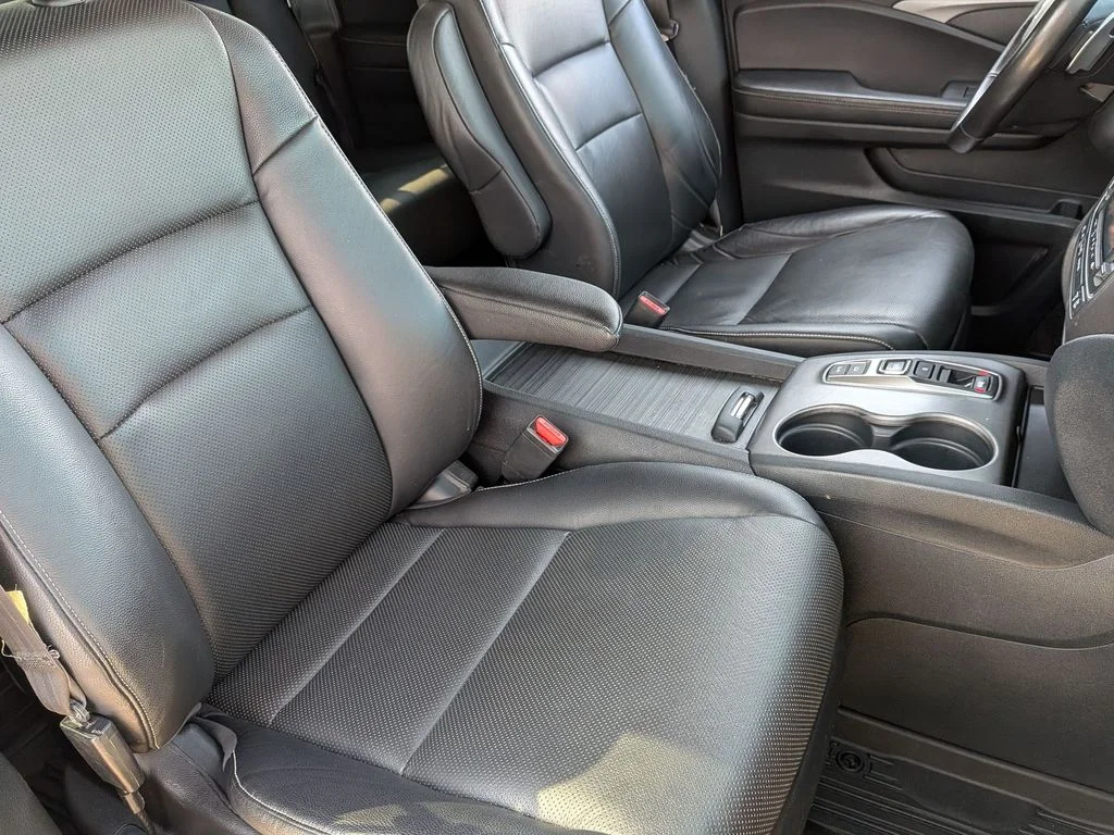Used 2023 White Honda RTL image 27
