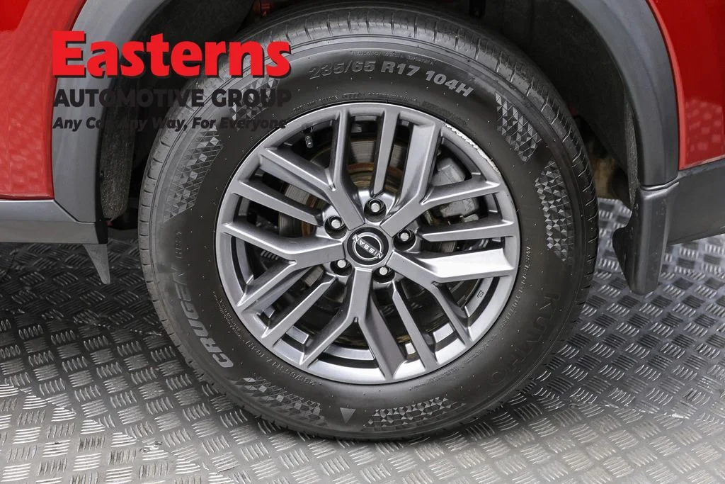 Used 2023 Red Nissan S image 8