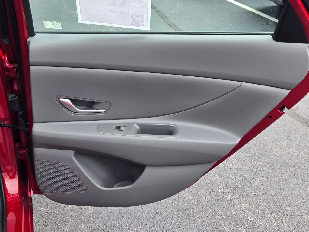 Used 2025 Red Hyundai SE image 9