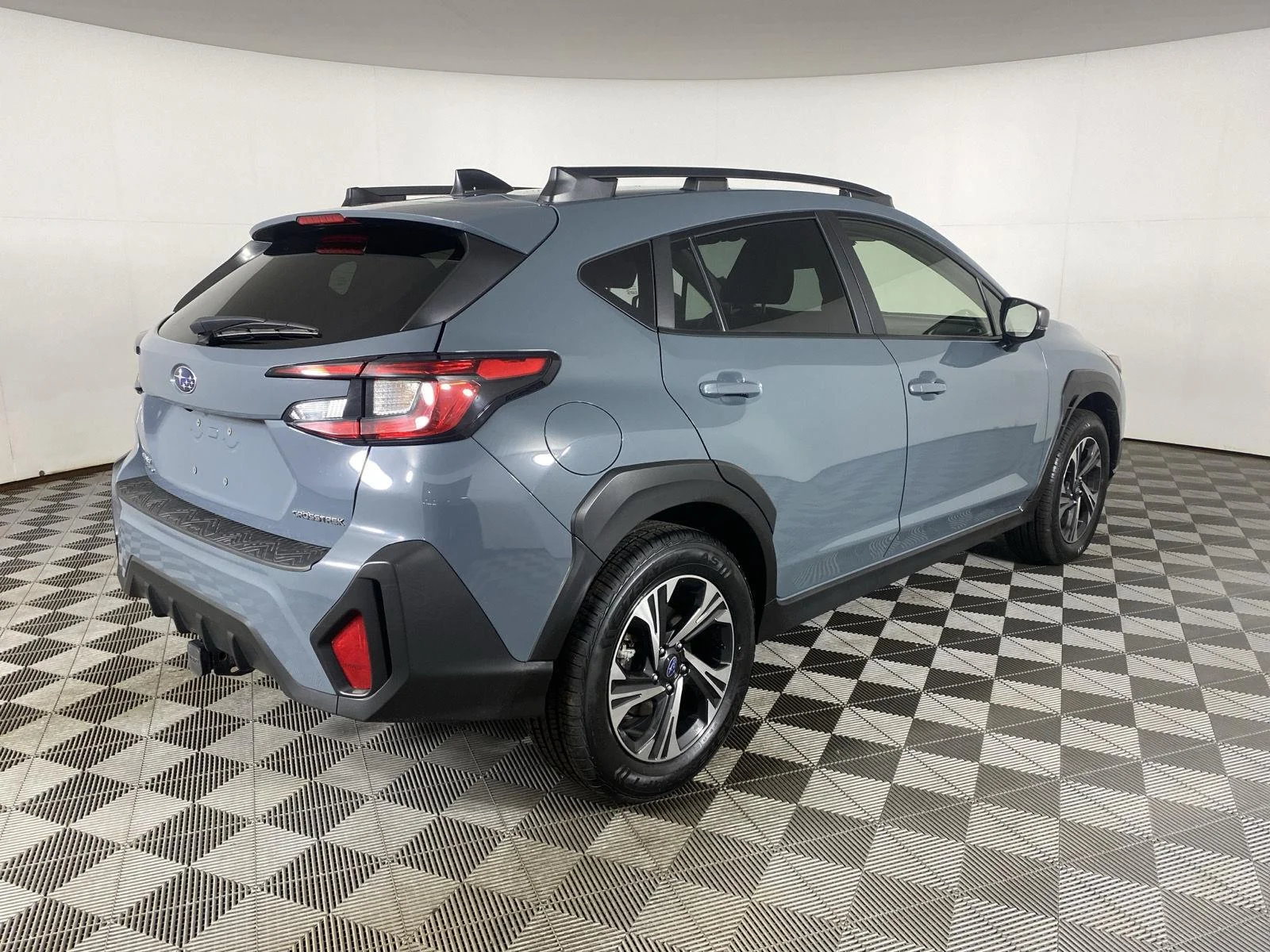 Used 2024 Offshore Blue Metallic Subaru Premium image 7