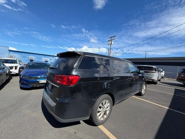 Used 2021 Black Kia LX image 3