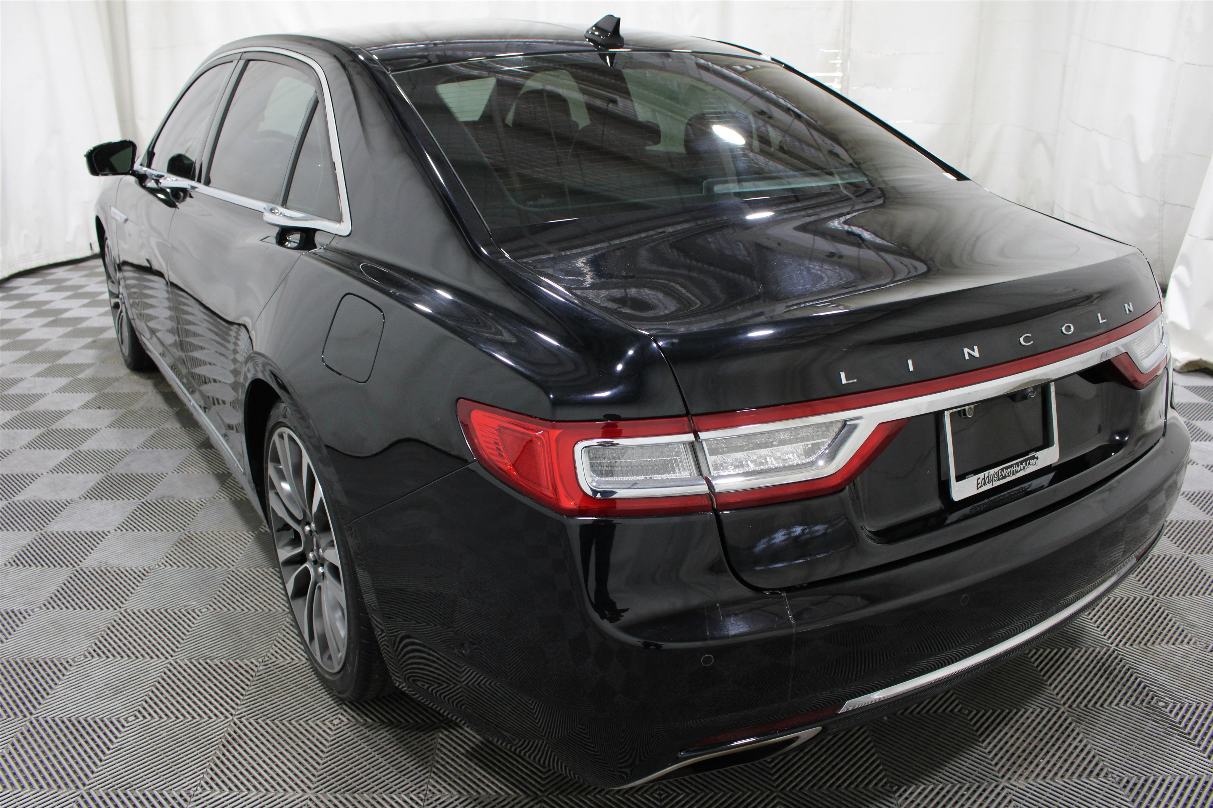 2018 Lincoln Continental Reserve - Photo 32